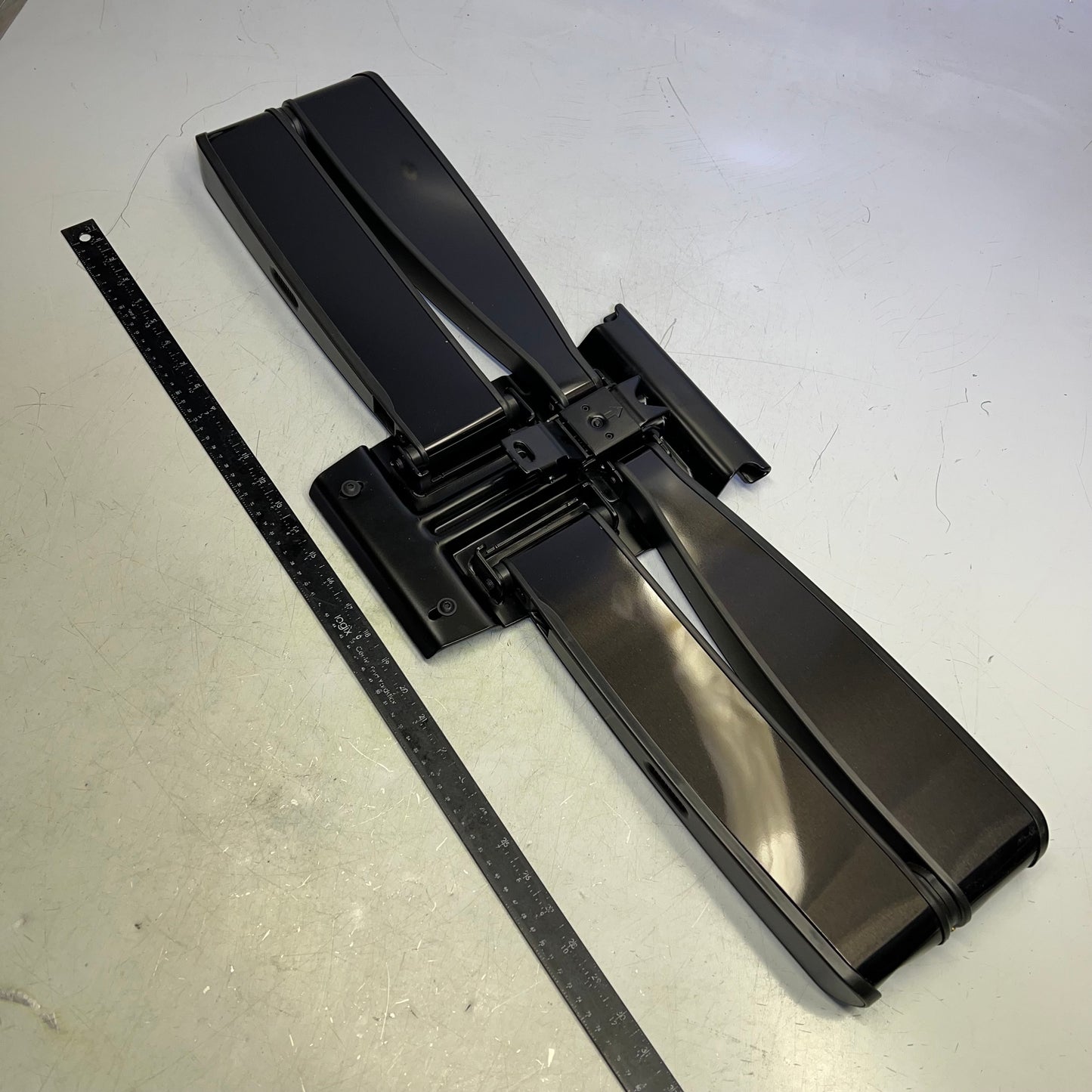 SANUS Heavy Gauge Steel Full Motion TV Mount Low Profile 42"-90" Black VLF728