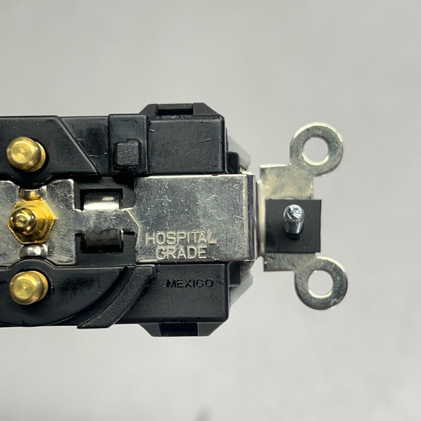 LEVITON  Lev-lok Hospital Grade Duplex Receptacle 20 Amp 125 V Grey M8300-GY