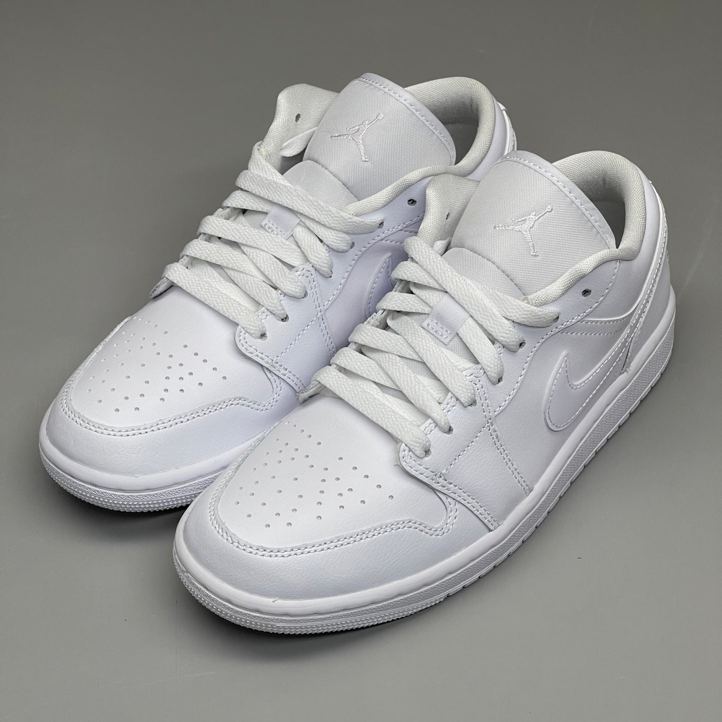 NIKE AIR JORDAN 1 Low Triple White Women's Sz 8 DV0990-111 (New in Box)