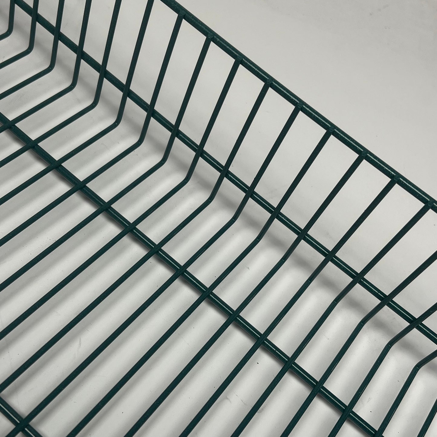 QUANTUM FOODSERVICE Store Grid Shelve w/ Hooks 36"x18"x7.5" Green SG-LS1836P