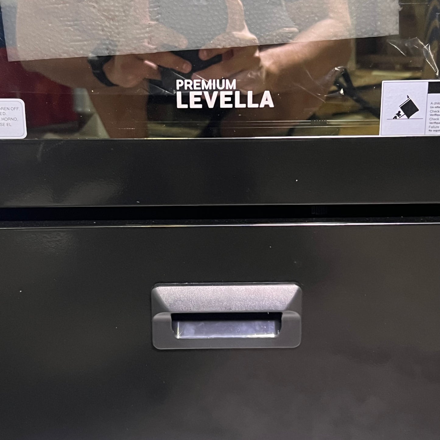 ZA@ PREMIUM LEVELLA  Freestanding Electric Range 240V PRE2027GB Sz 19.5" x 25.2" x 39.3" Black (New)