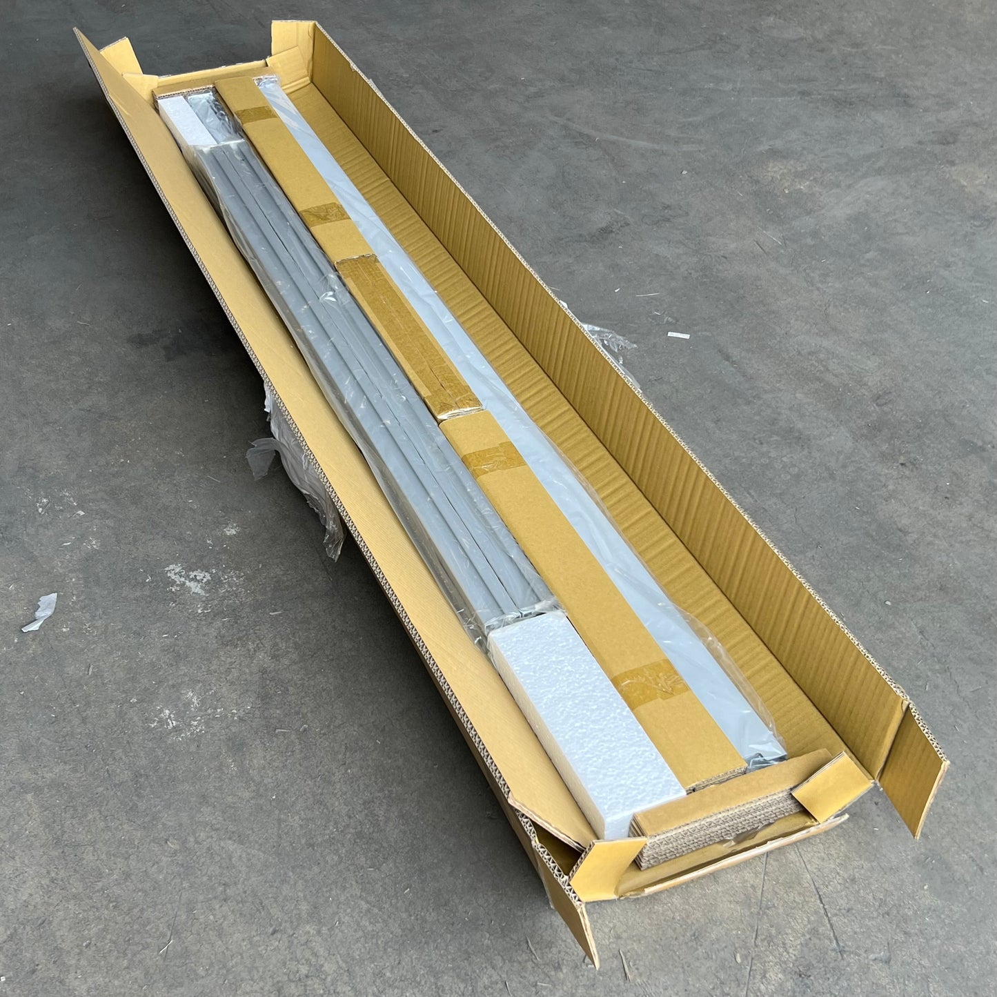 GLOBAL INDUSTRIAL (2 Boxes) Luxor Modular Room Divider Wall System 70 x 48 Grey 24596802