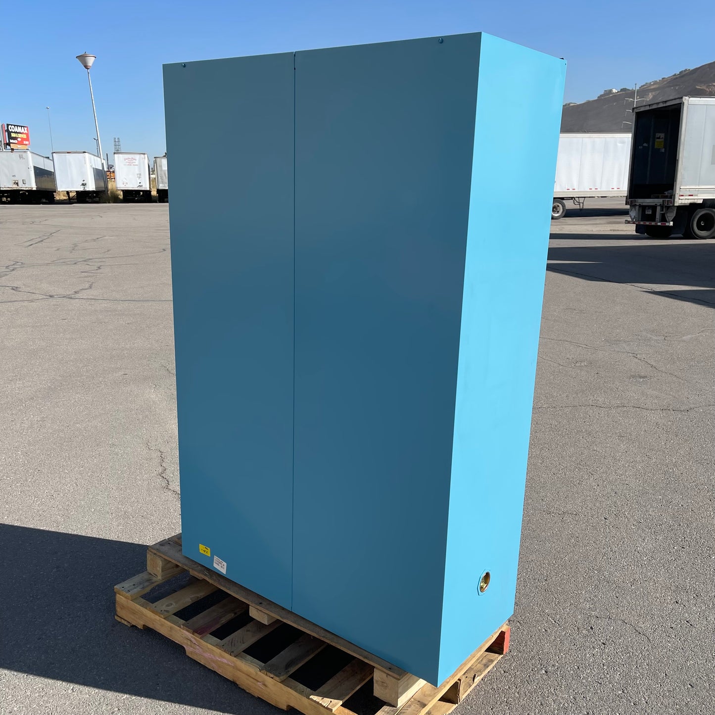 Z@ Pallet of JUSTRITE Sure-Grip EX Acid and Corrosive Storage Cabinet 45 Gal Capacity 65"x43.5"x18" (A)