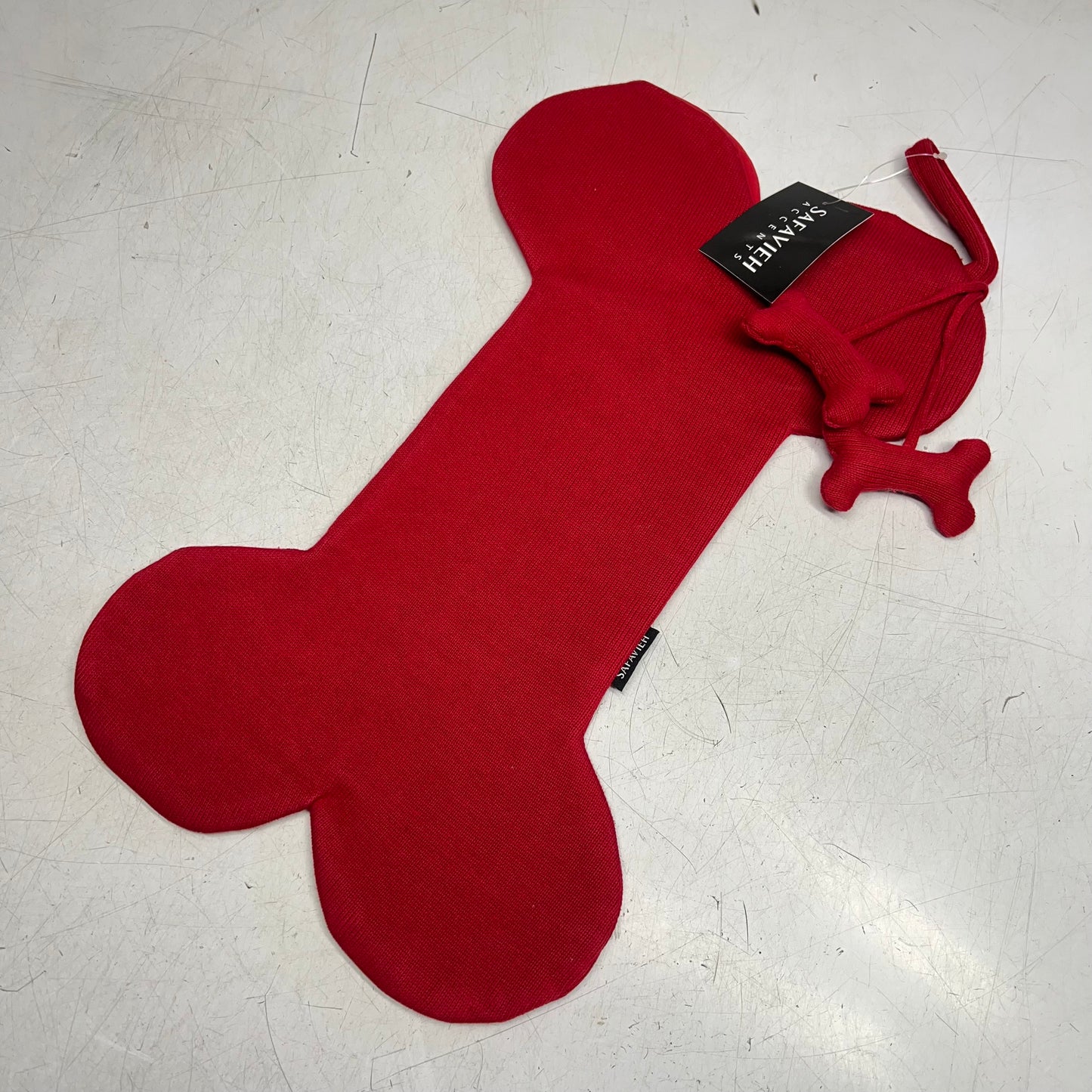 SAFAVIEH (SET OF 3) Dog Bone Stockings  20" Red, Beige & White HOL1002A-SET3