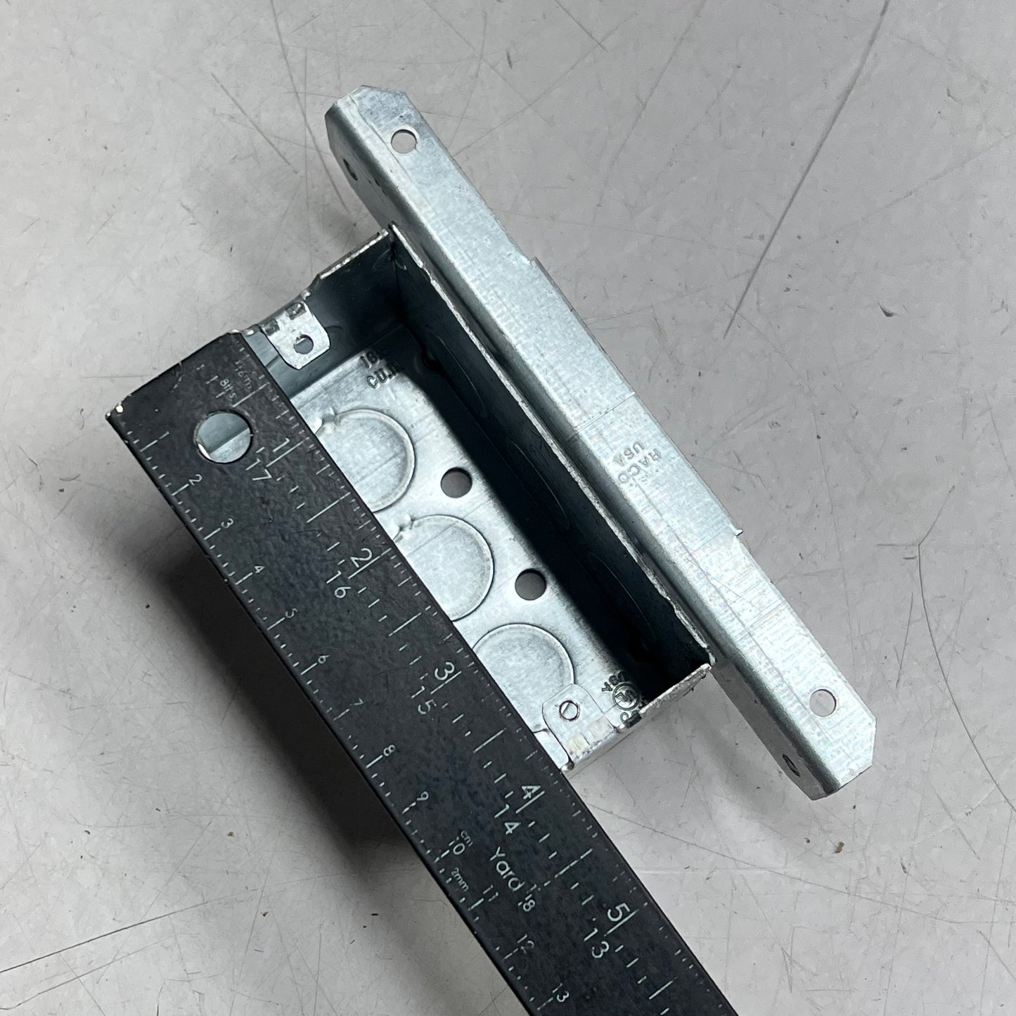 HUBBEL RACO Handy Box Pre-galvanized Steel 2-1/8" Deep - 4"x2" Silver 671