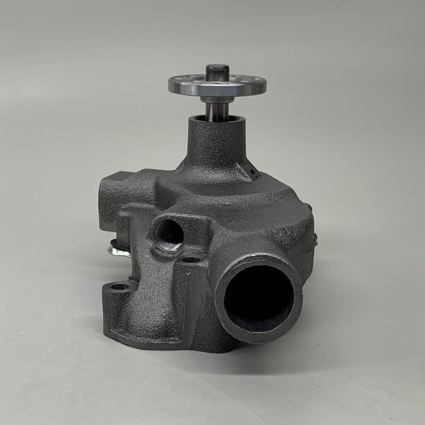 GMB Engine Water Pump for Chevrolet/GMC/Jeep/Pontiac Vehicles 189530 130-1350