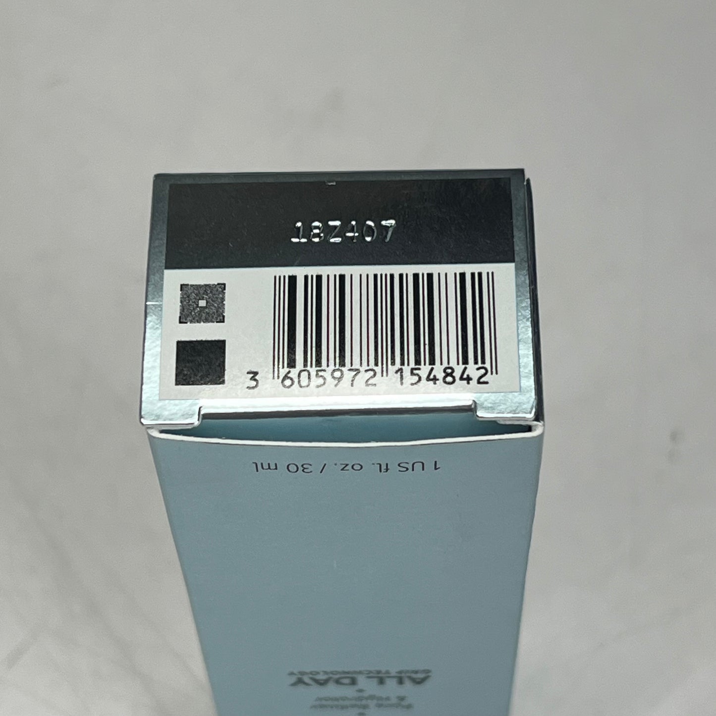 IT COSMETICS  Your Skin But Better All Day Makeup Gripping Primer Oil-free  1 oz