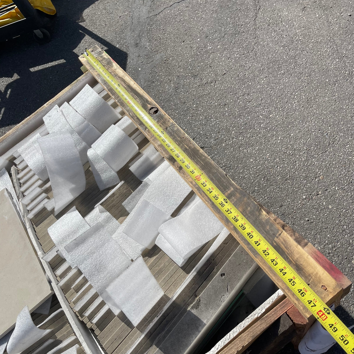 UNBRANDED (~120 Pack) Tiles 18"x18"x0.5" Limestone(?)