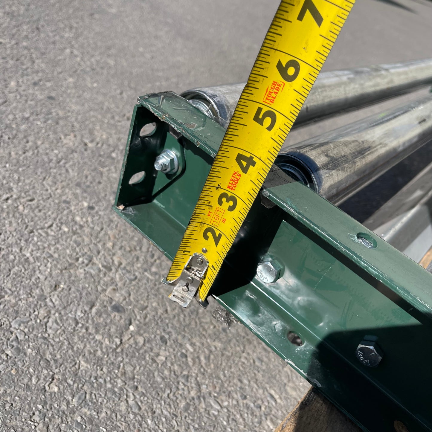 ZA@ Pallet of ASHLAND Gravity Roller Conveyor(AS-IS)