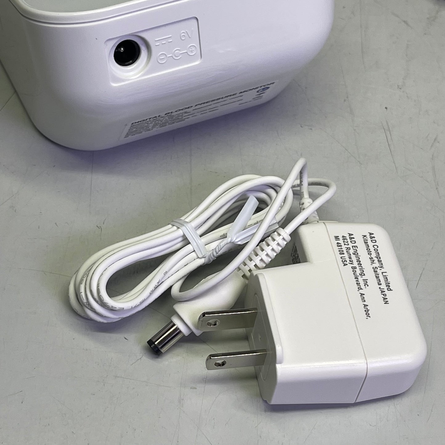 A&D MEDICAL Wide Range Cuff Blood Pressure Monitor White w/ Black UA-651-AC