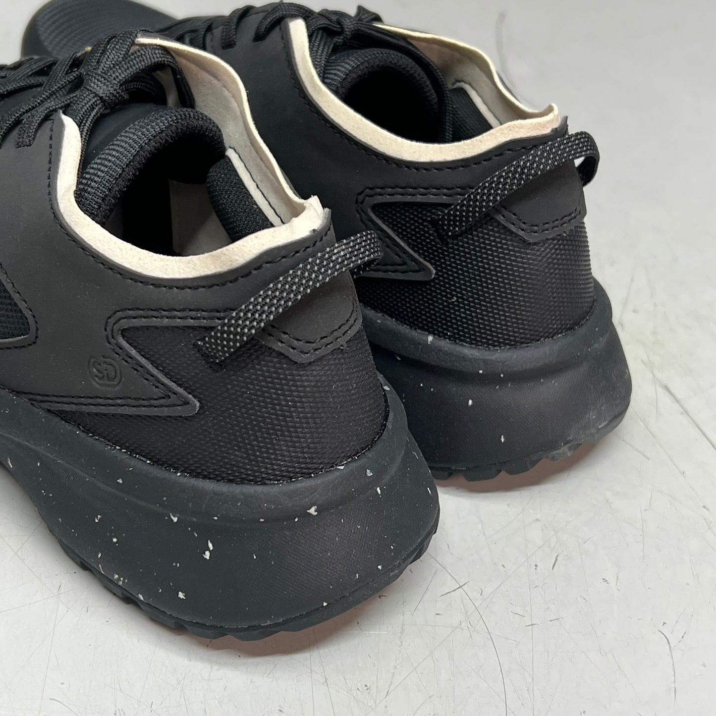 RED WING Safety Toe Slip Resistant Antimatter Shoe Women's Sz 7 M Black 5172