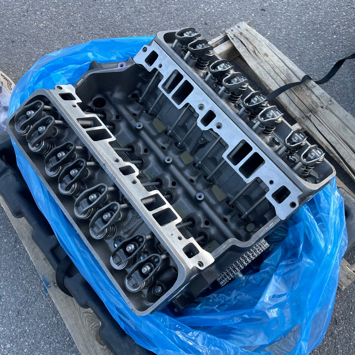 GM Remanufactured Small Block V8 Engine Longblock 5.7l (chevy 350?)