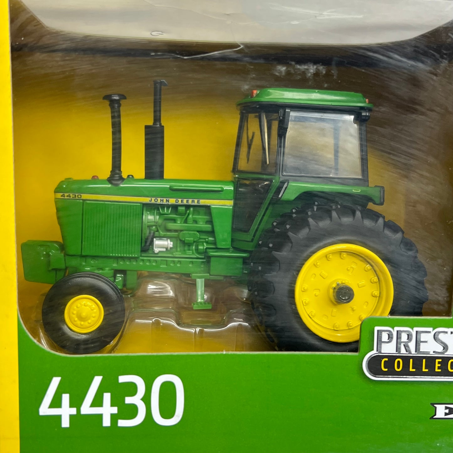 JOHN DEERE Prestige Collection Tractor 1/13 Die-cast Metal Replica Green 4430