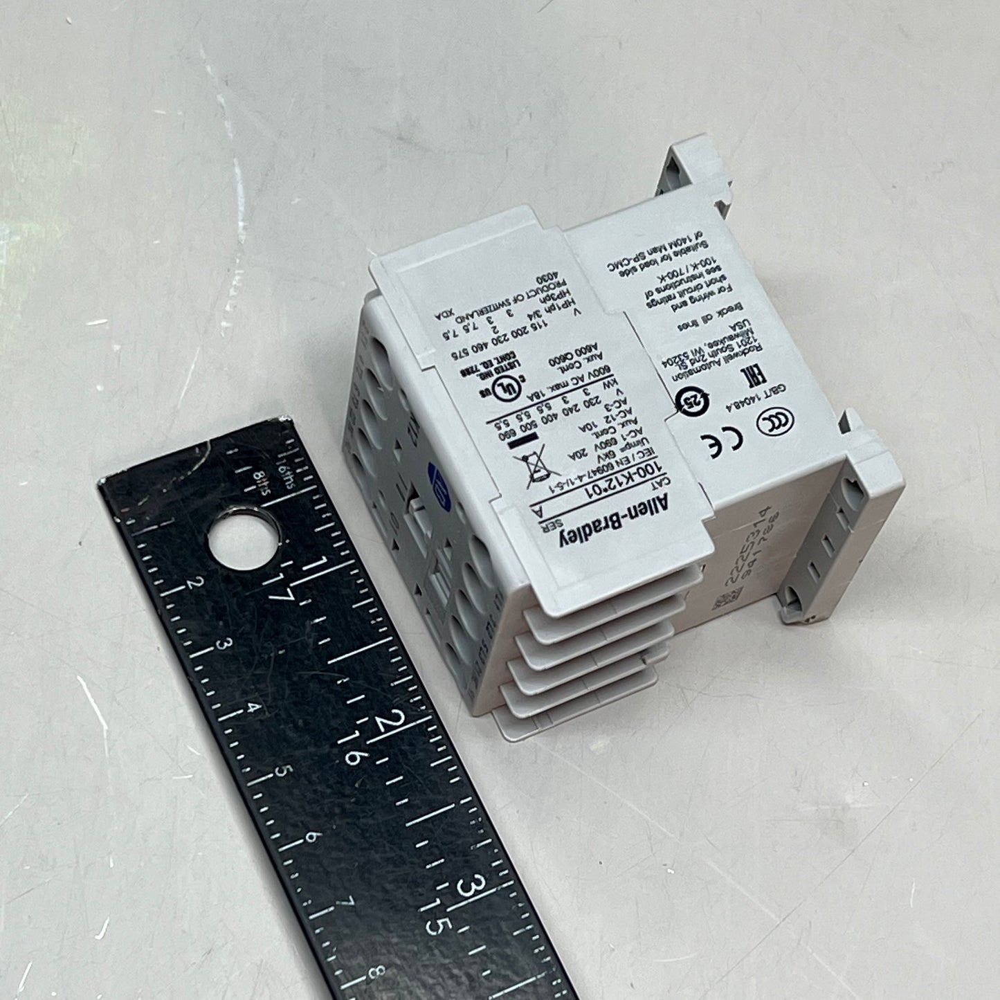 ALLEN BRADLEY Mini Contactor 12 Amp IEC 24 VDC 3 Pole 18-12 AWG 100-K12DJ01