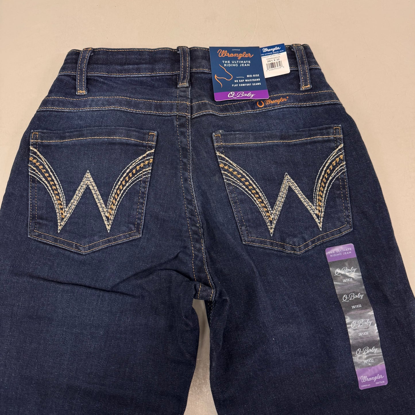 WRANGLER The Ultimate Riding Jean Q-Baby Mid-Rise 26/1 x 32 Avery 10WRQ20VA