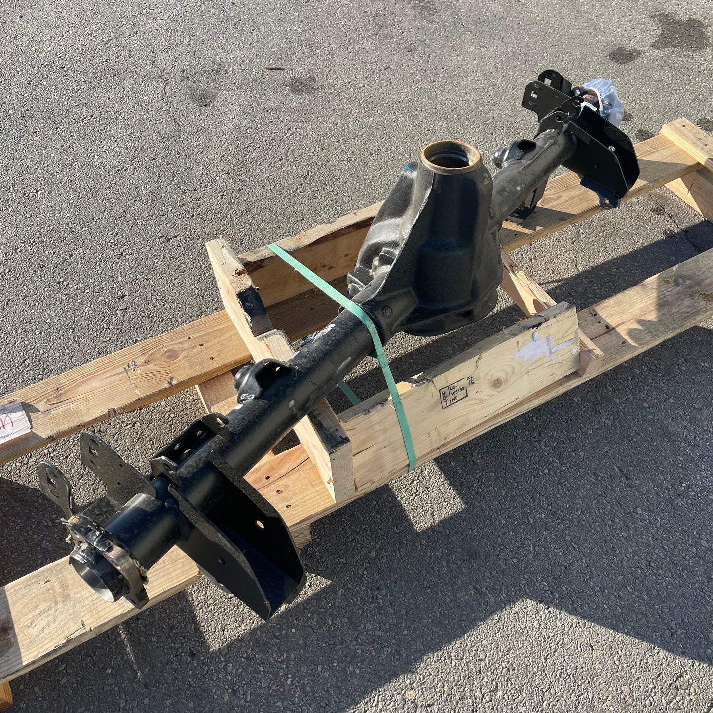 ZA@ Pallet of MIXED Rear Axle Assembly (AS-IS)