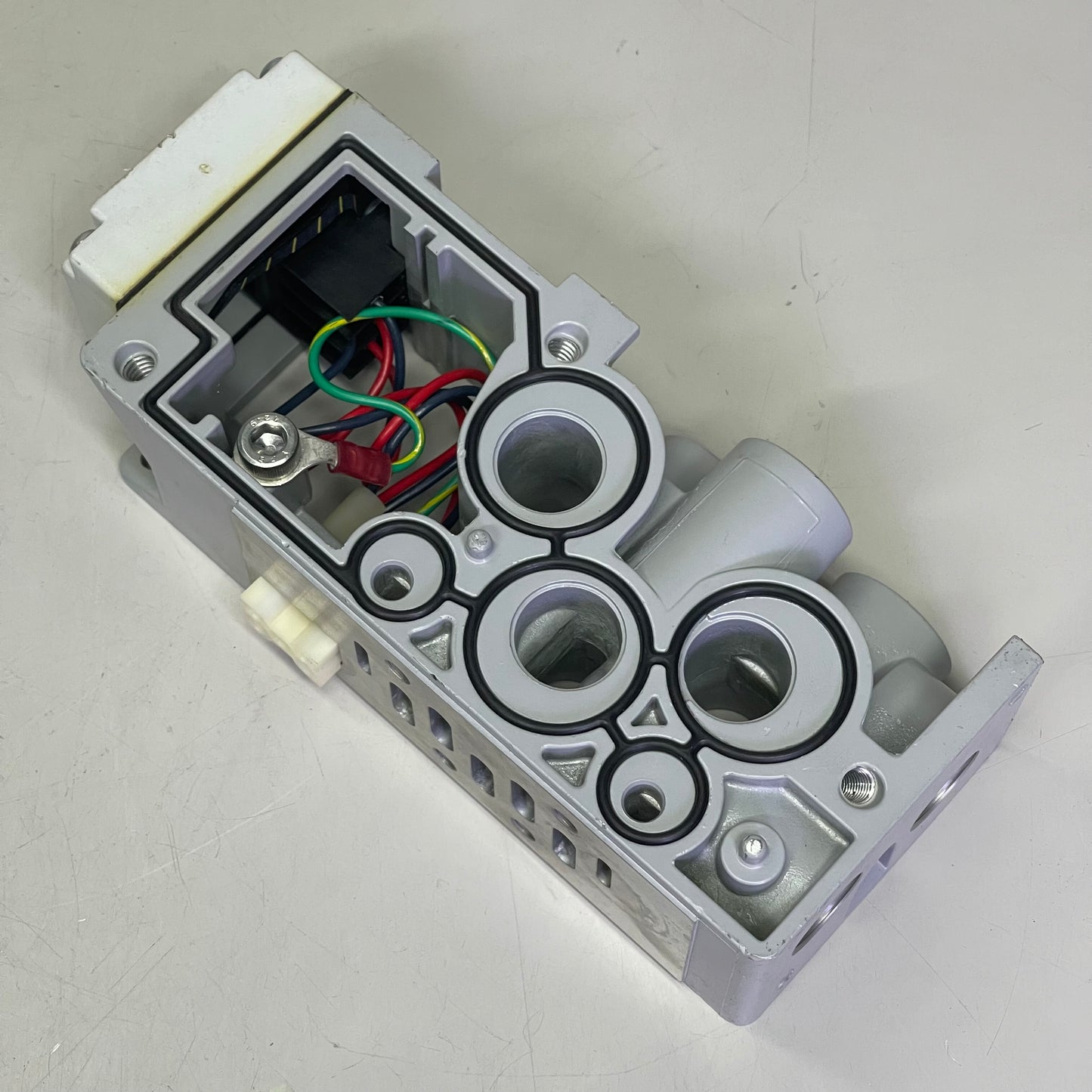 PARKER 5-Port Solenoid Valve For Pneumatic Systems (H2 Or H3 Assembly) Grey