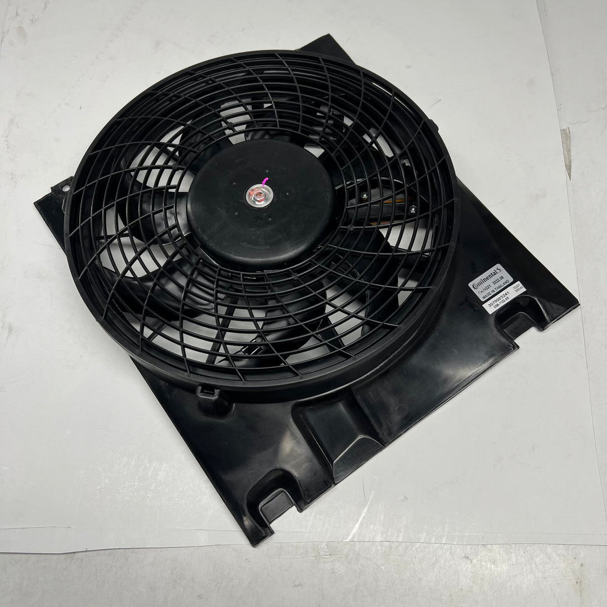 CONTINENTAL Radiator Fan Assey For Saturn Vehicles 3 Terminal Black FA70221