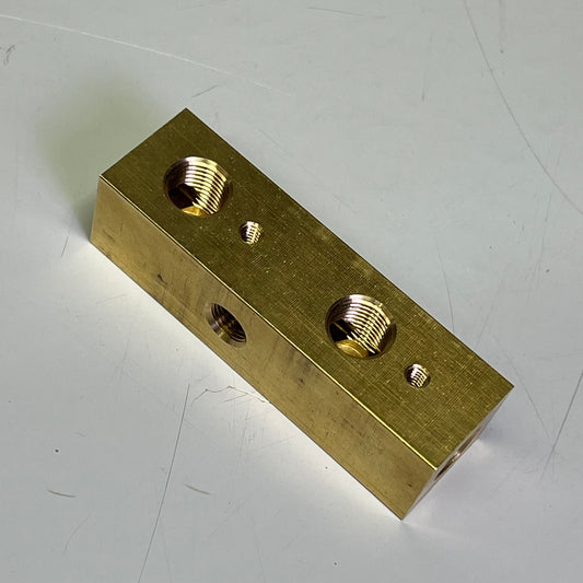 UNIVERSAL Hi-Pressure Manifold Hydramaster HI-PSI Brass 3-3/4"Lx1"W 000-090-008