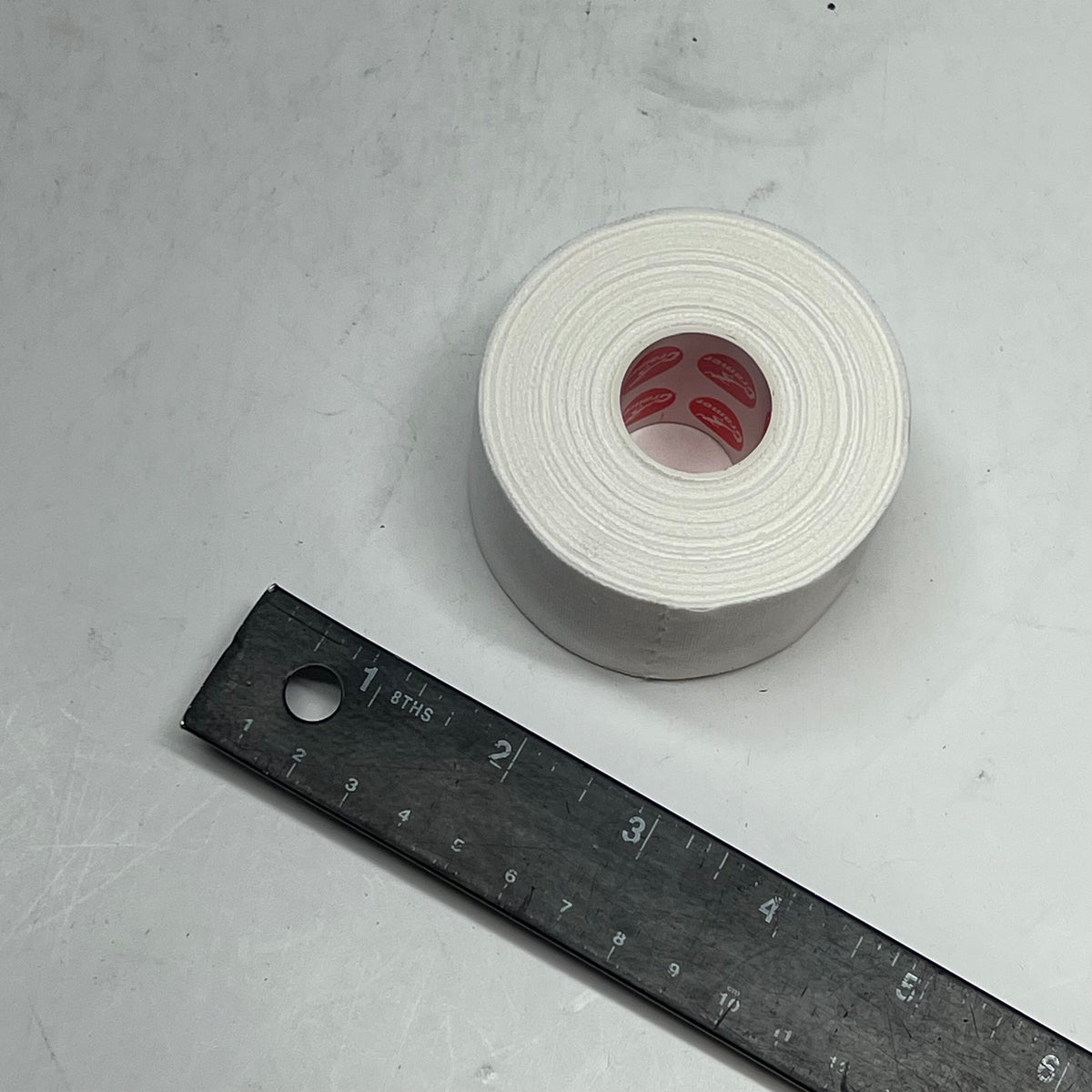 CRAMER PORUS (32 PACK) Athletic Tape 950 For Athletic Trainers 1-1/2"x15 YDS White 280950