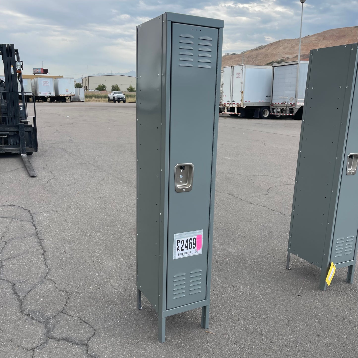ZA@ HALLOWELL One Wide, Single Tier Locker Grey (AS-IS)(A)