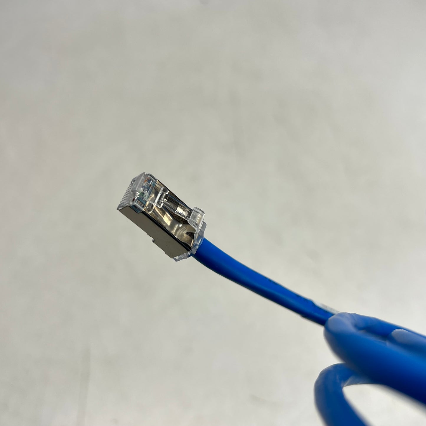 LEVITON Uni Patch Cord Superior Alien Crosstalk Suppression 7' 6A 6AS10-7L