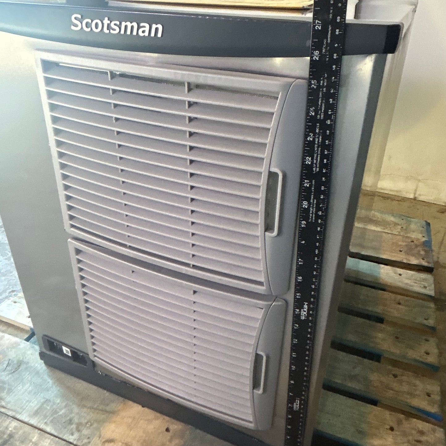 SCOTSMAN Prodigy Plus Nugget Style Ice Maker 27"x22.9"x24" NS1322A-32 (As-Is Damaged, See Images)