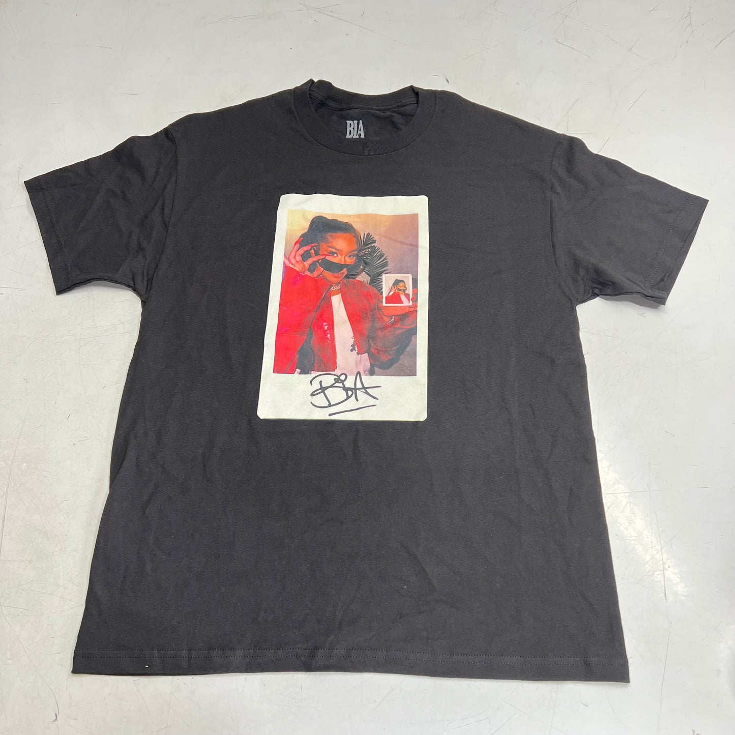 BIA  Polaroid Picture Bold Cotton Graphic Tee Shirt  Unisex Sz L Black/Red
