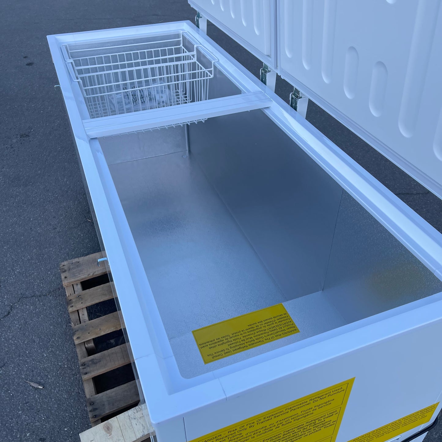 GALAXY Commercial Chest Freezer 78”x32”x27” White 177CF25HC