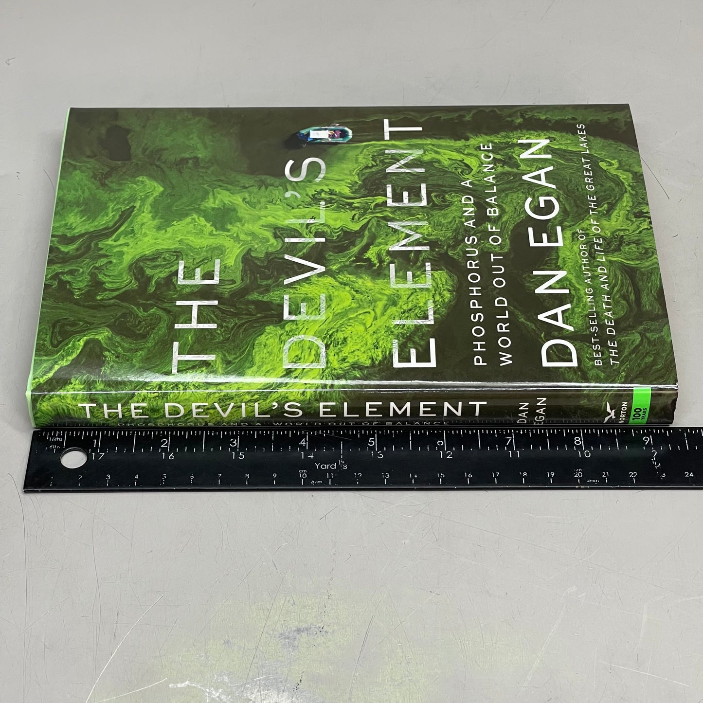 THE DEVIL'S ELEMENT Phosphorus And A World Out Of Balance, By Dan Egan 53000