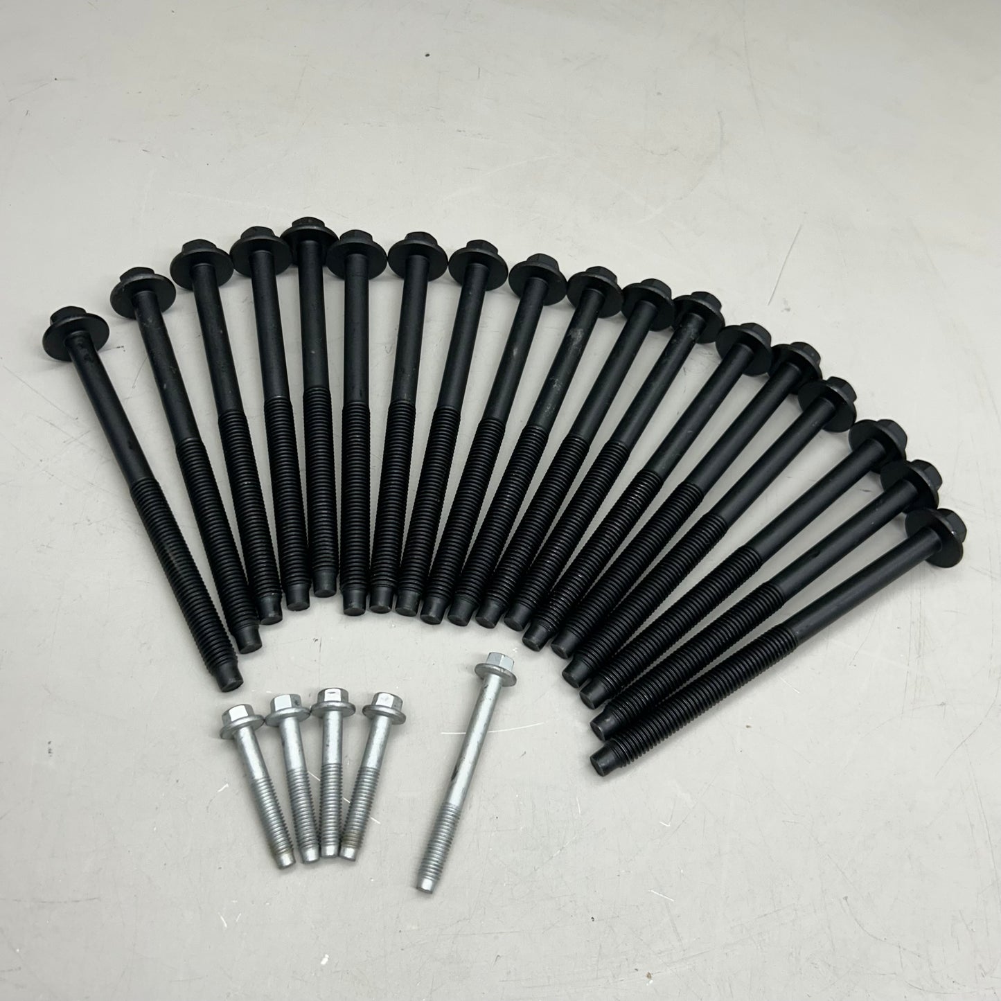 MAHLE Engine Cylinder Head Bolt Replacement Part For Ford GS33693