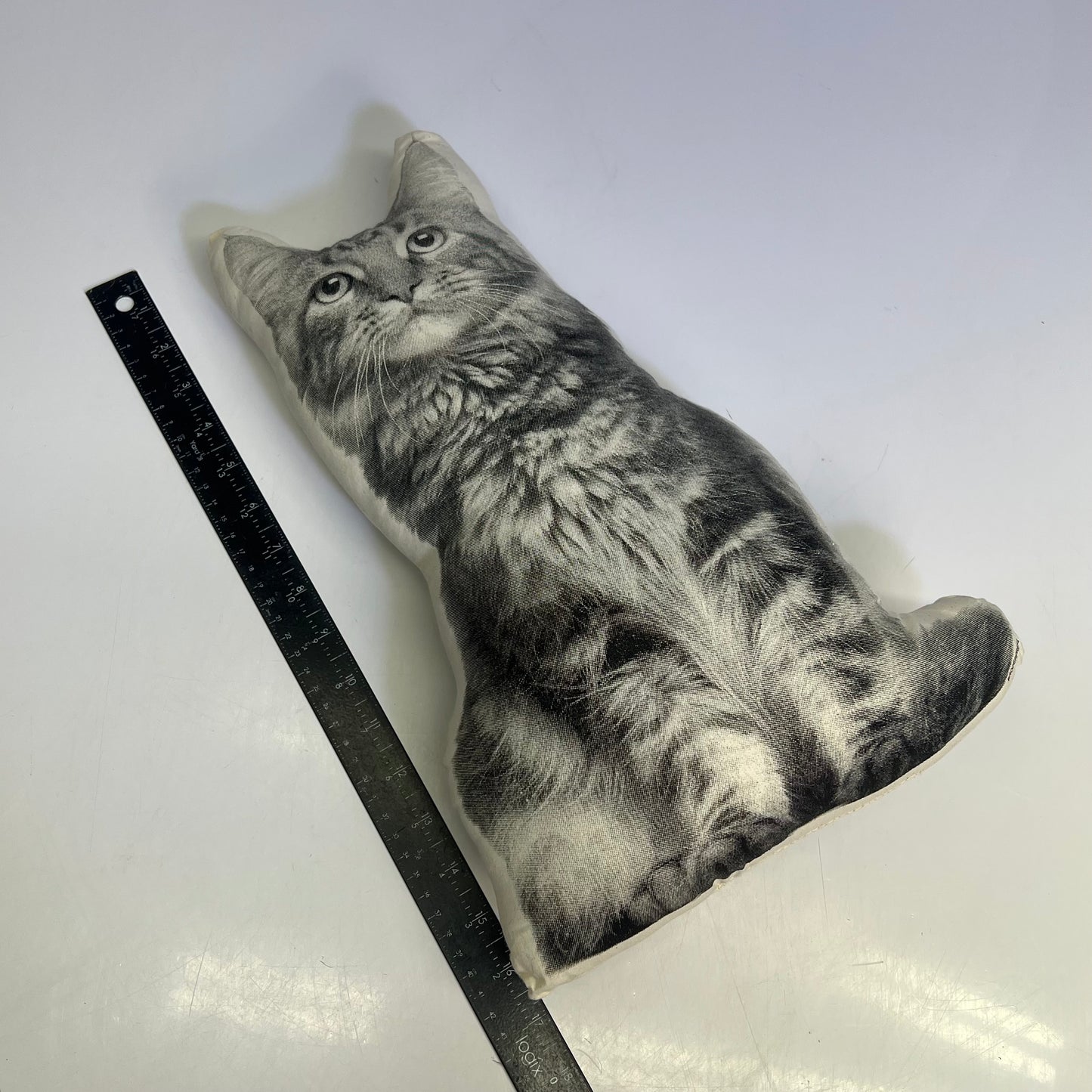 BRODERPRESS Hand Silkscreened Contoured Maine Coon Pillow 17"x11" Black & White