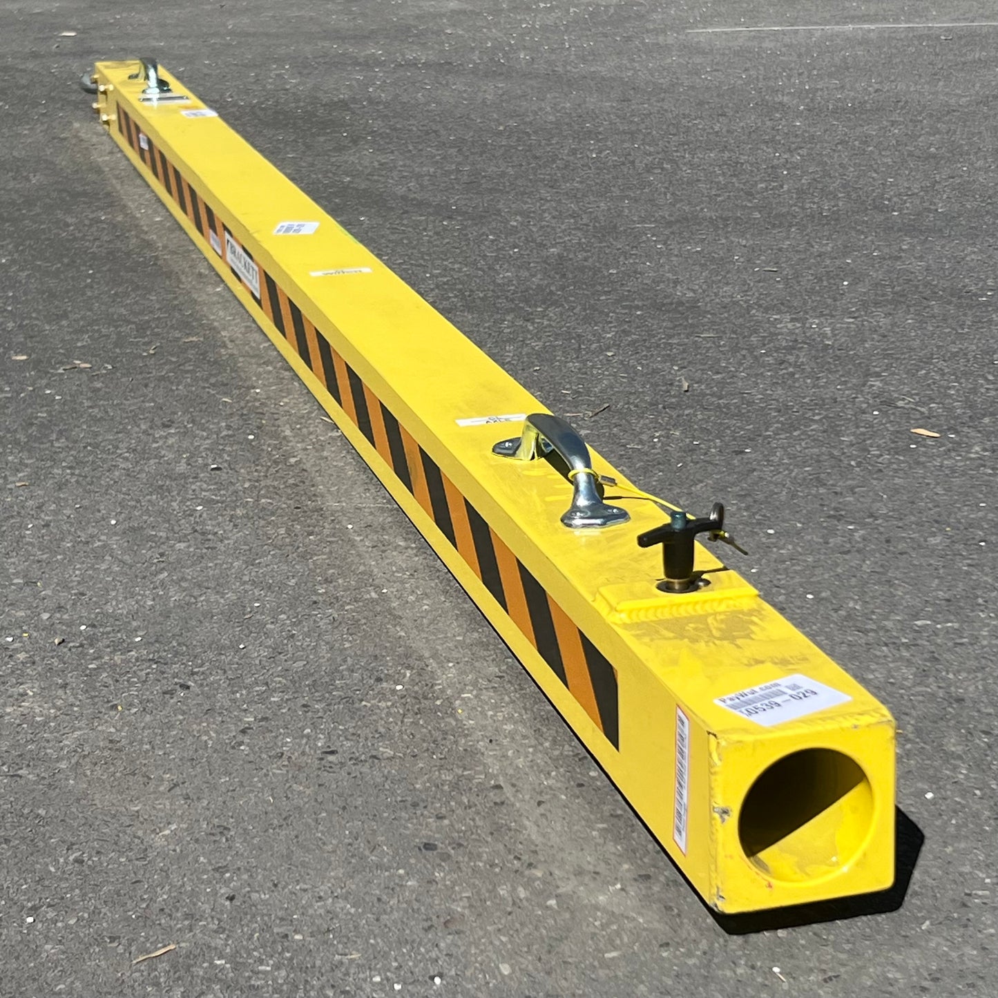 BRACKETT Yellow Guard Rail W/hook 130"H x 4"W x 4"L, TY-TB-FTD