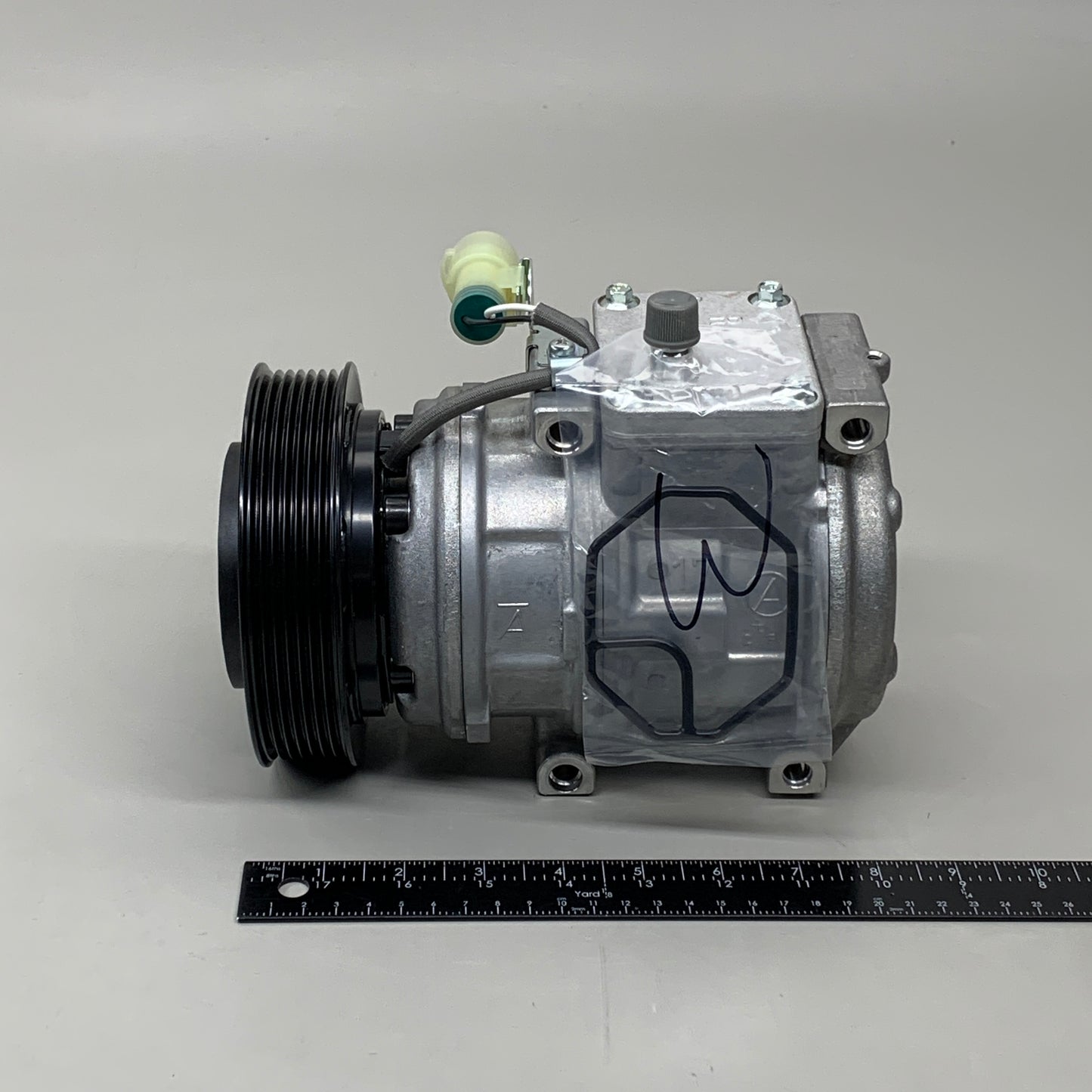 DENSO A/C Compressor With Clutch Silver/Black/Green 27722 471-6042