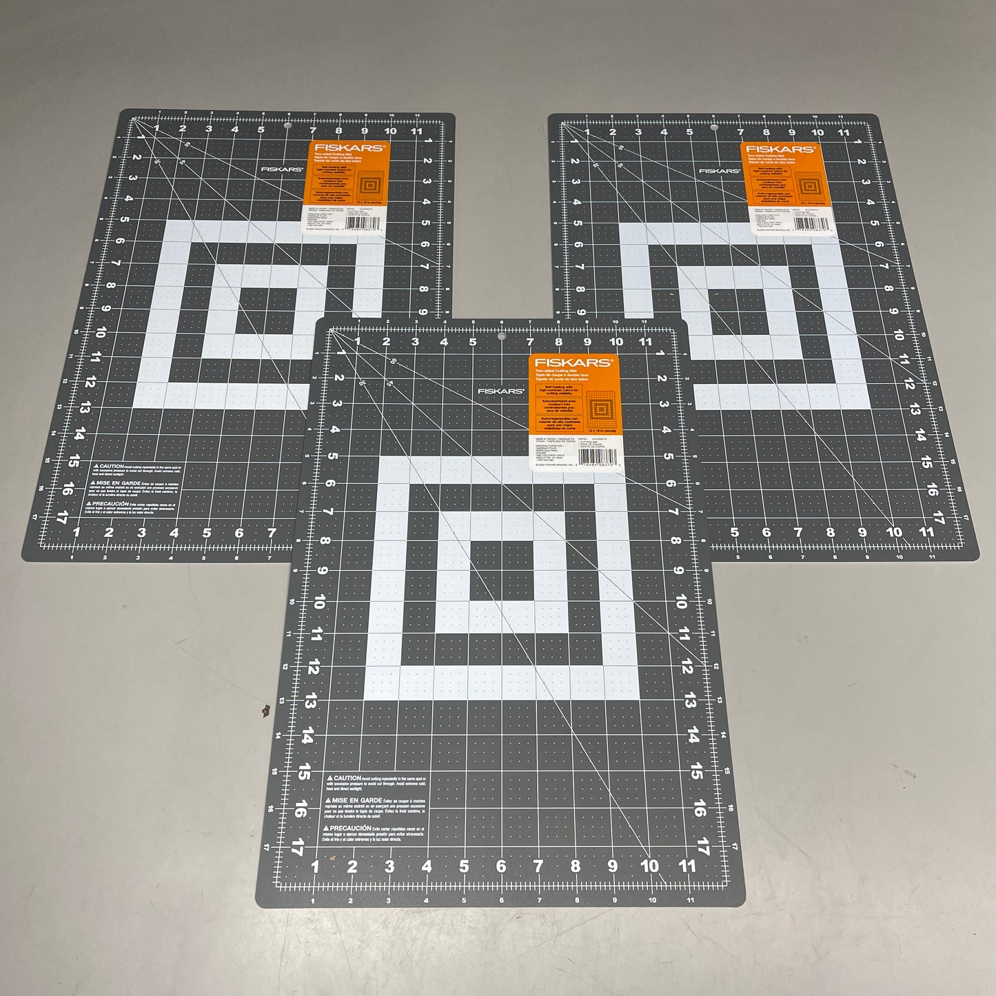 FISKARS (3 PACK) 12 x 18in Double Sided Cutting Mat