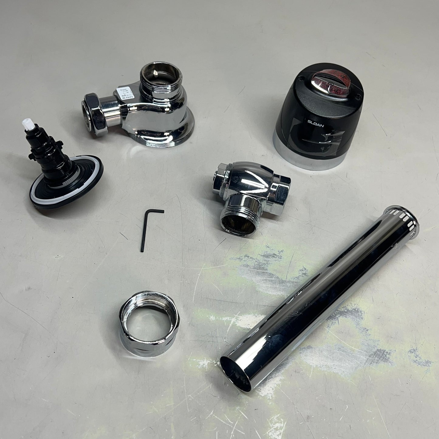 SLOAN OPTIMA PLUS Battery Powered Sensor Activated Flushometer Chrome 8111-1.28