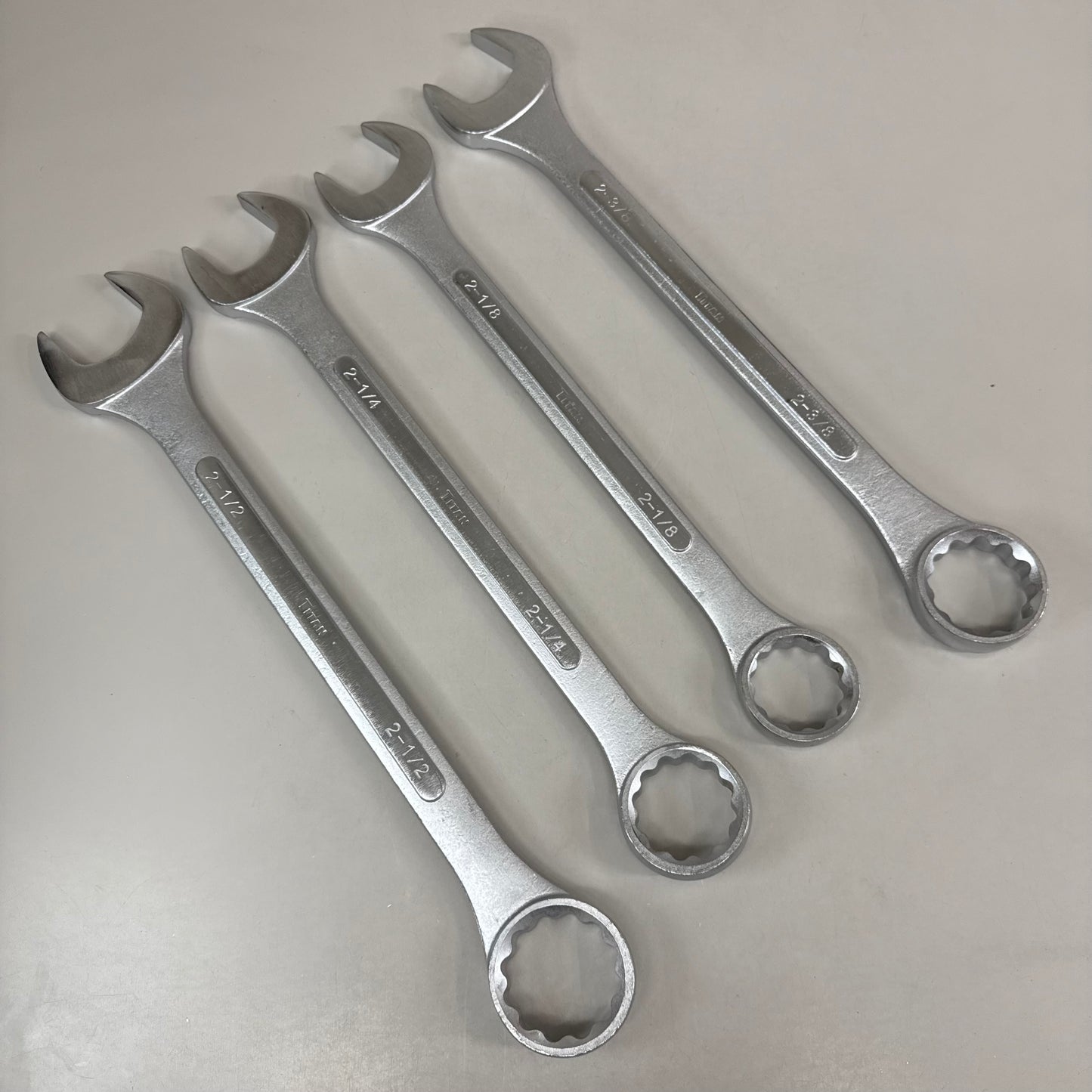 TITAN (4 Pieces) Jumbo SAE Combination Wrench Set 2-1/8" to 2-1/2" 17291