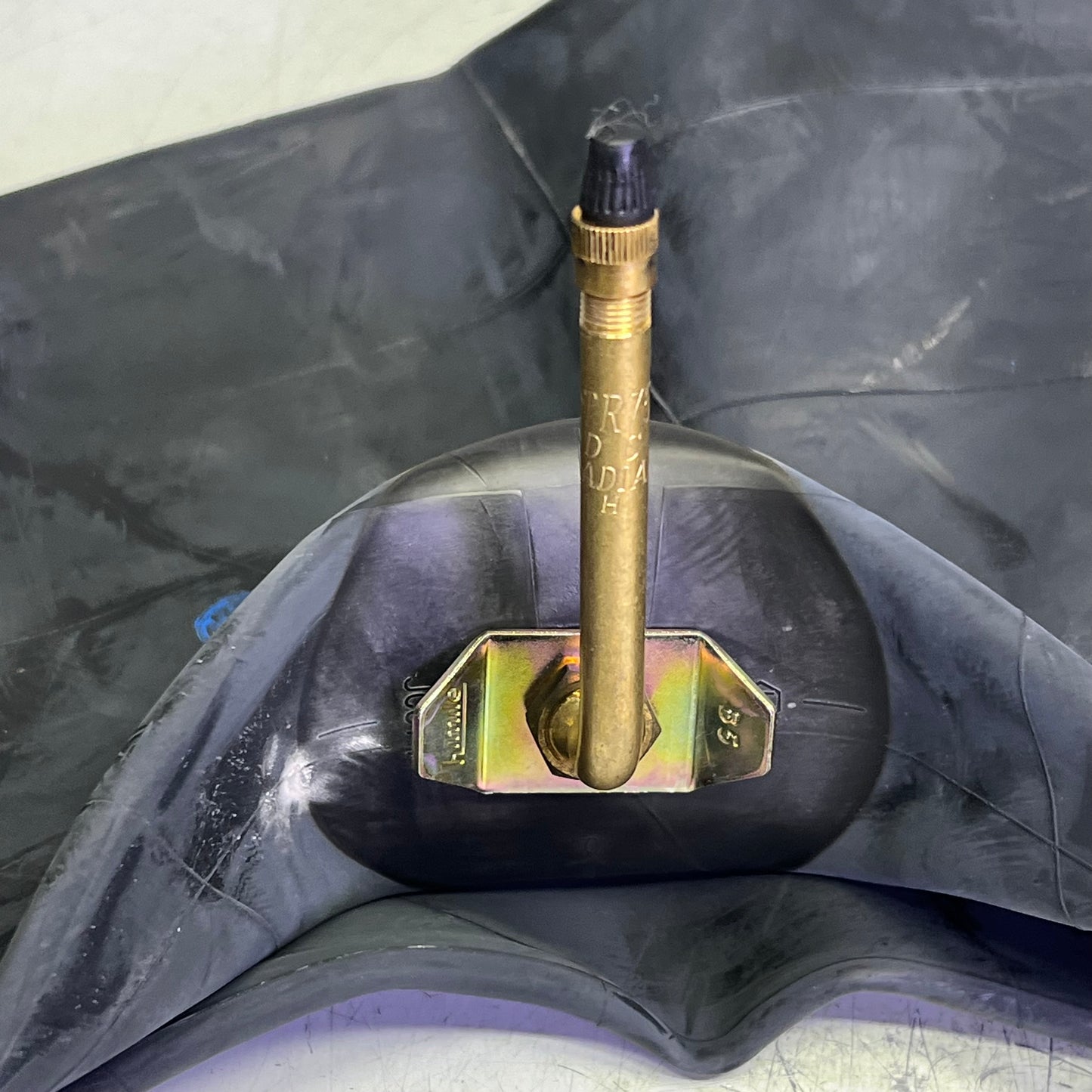 TRANS AMERICAN RUBBER  Butyl Radial Tube 28x9.00R15 Center 9I75NB TR75A