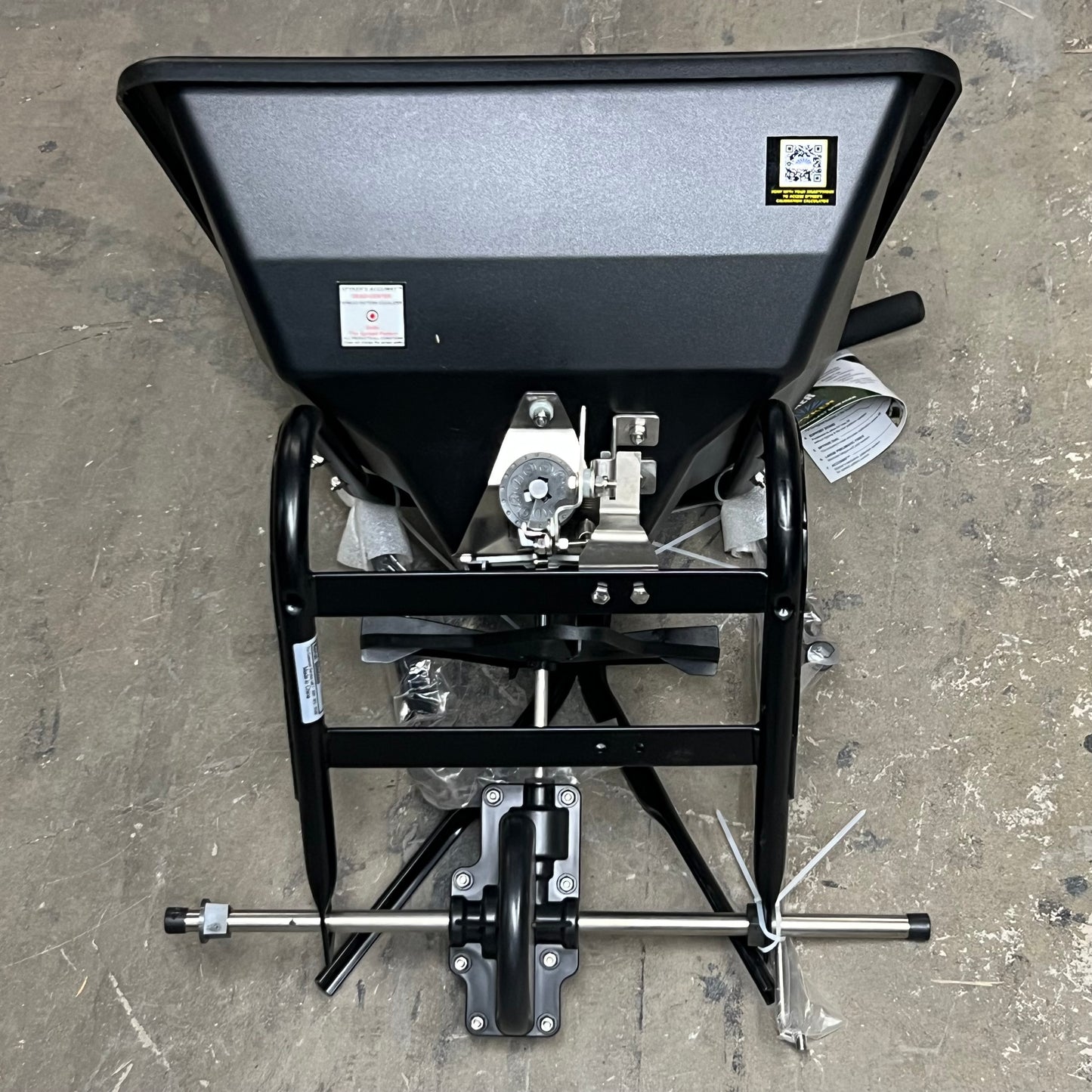 SPYKER Ergo-Pro Walk Behind Push Spreader 50 lb Capacity SPY50L-1P (New)