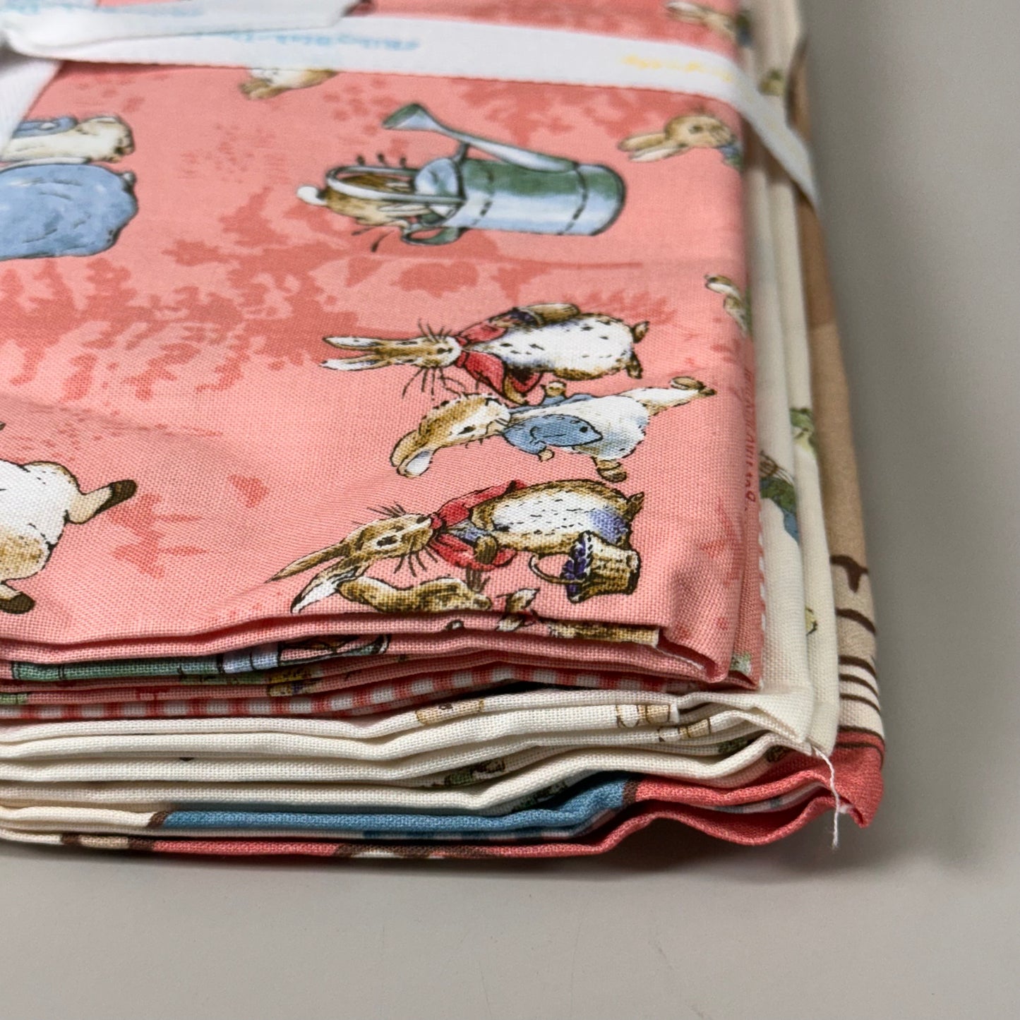 RILEY BLAKE DESIGN The Tale of Peter Rabbit Fabric 6 Cuts of 1 Yd Peachy Pink 1Yd14700B