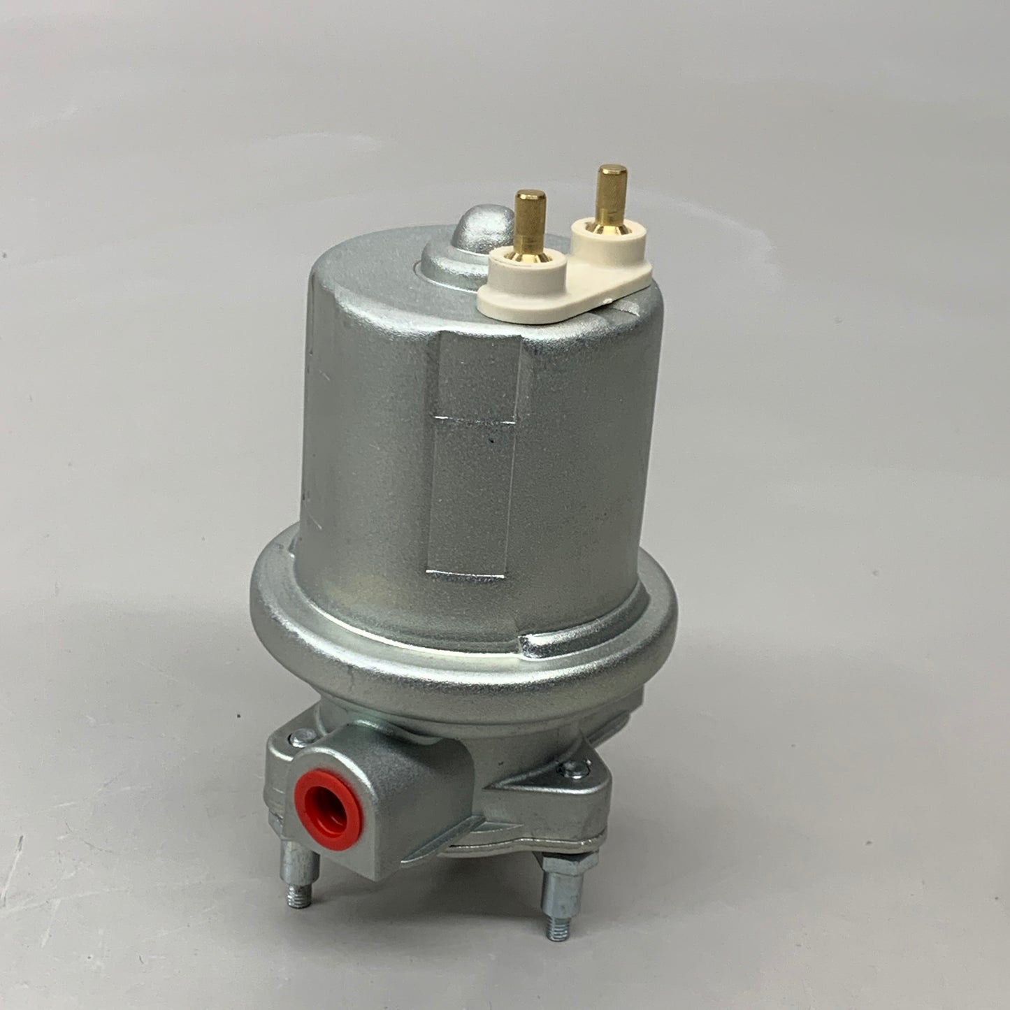 WSM Fuel Pump For Universal 12V 72 GPH 5.75 PSI 6" x 3.5" Silver 600-101