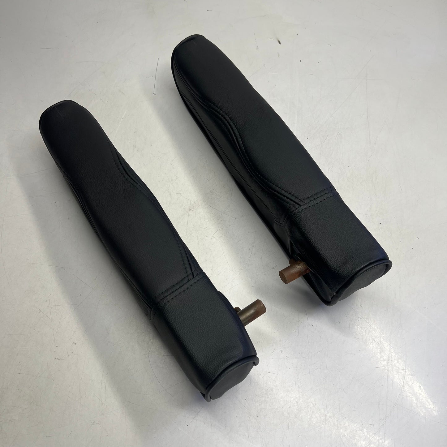 (SET OF 2) Universal Truck Arm Rest for Drivers & Passenger Side 19"x3" Black