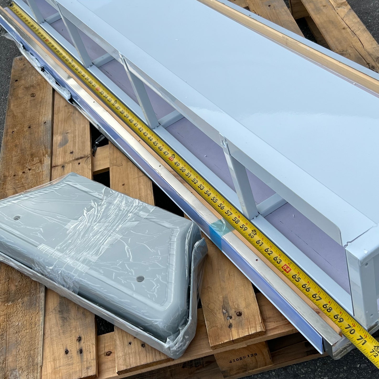 ZA@ Pallet of SITONIT SEATING Counter Top Sz 20"W x 70"L x 8"H