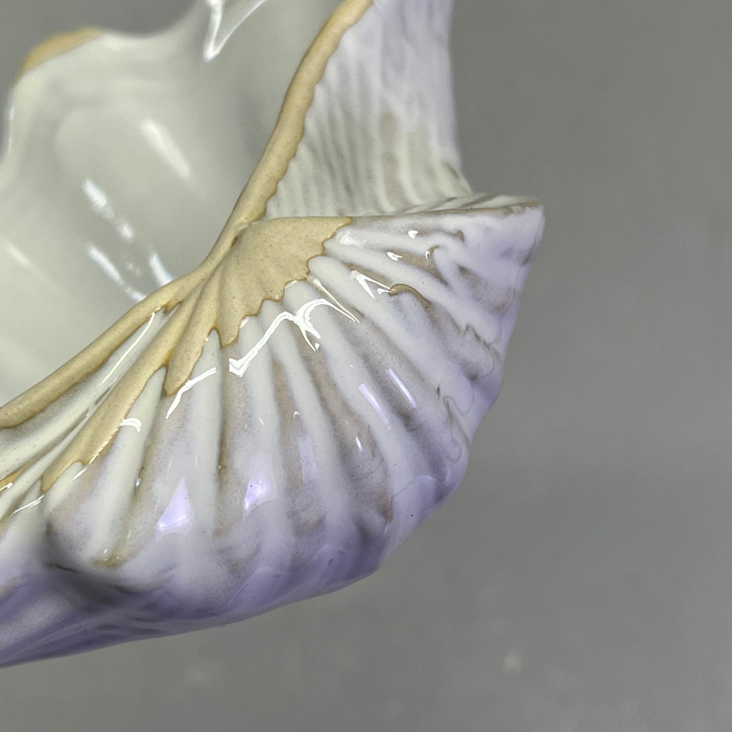 CREATIVE CO-OP (3 PACK) Reactive Crackle Glaze Stoneware Shell Plate White 8635