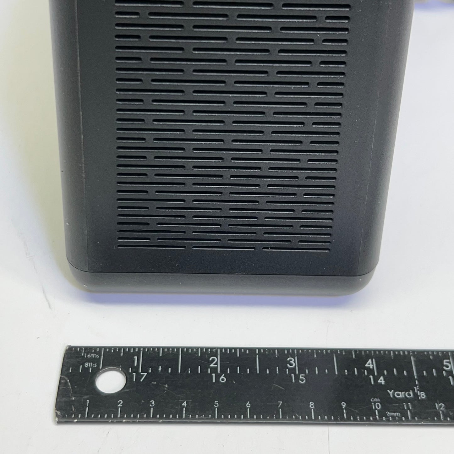 APC UPS 600VA, 330W Battery Backup Power Supply & Surge Protector with USB Charger