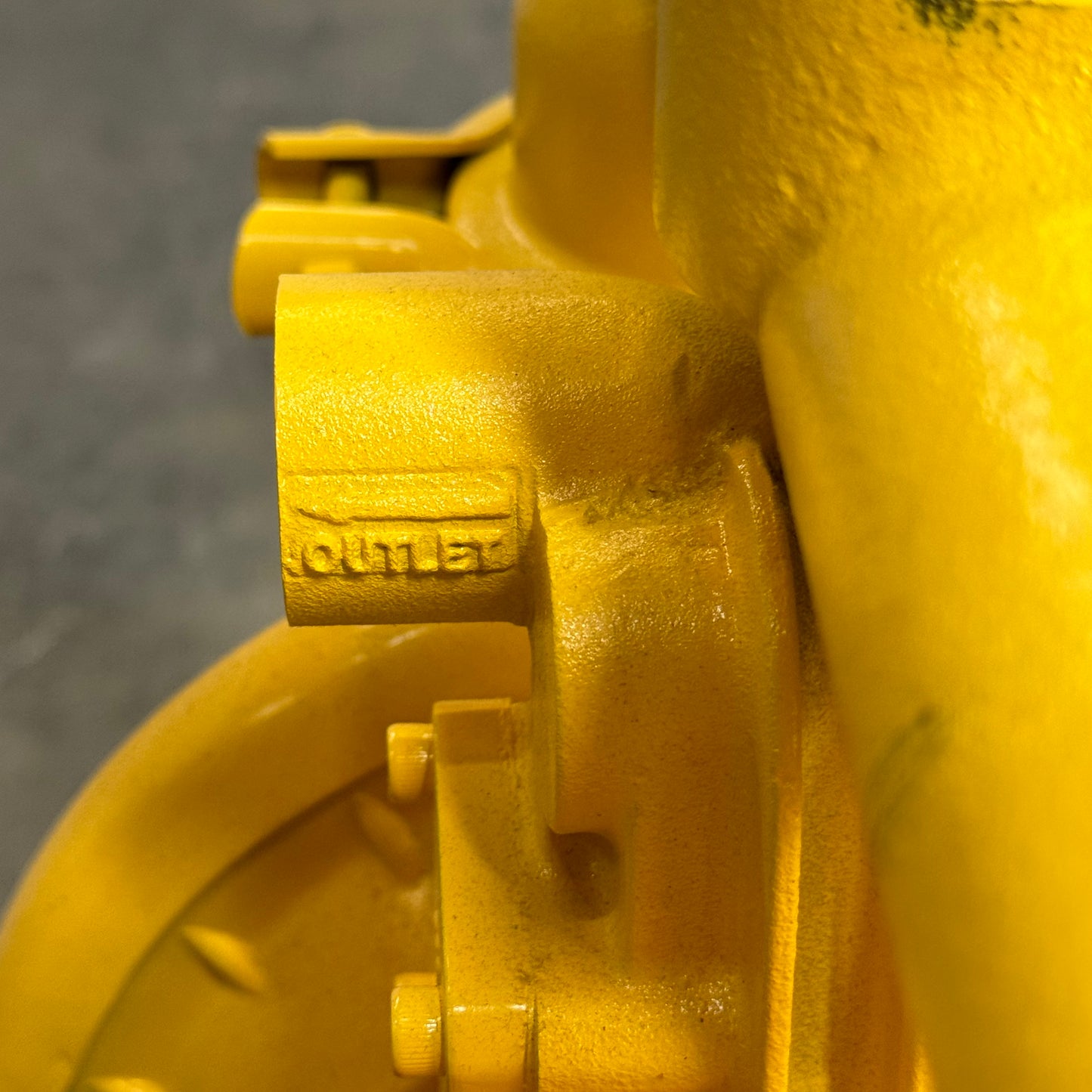 VERSAMATIC AODD Pump E4CA1R110-ATEX 7"x14"x11" Yellow