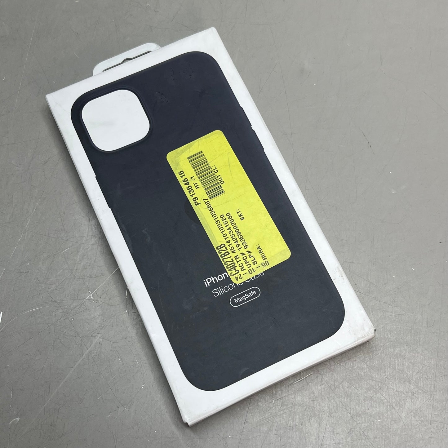 APPLE iPhone 14 Plus Silicone Case w/ MagSafe Midnight MPT33ZM/A (Return)