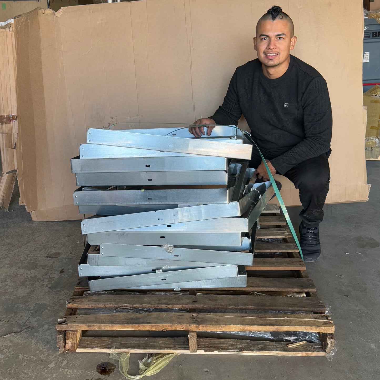 ZA@ Pallet of 13 Pcs Metal frame for roof Sz 24”x24”x2.8”H (New Other)