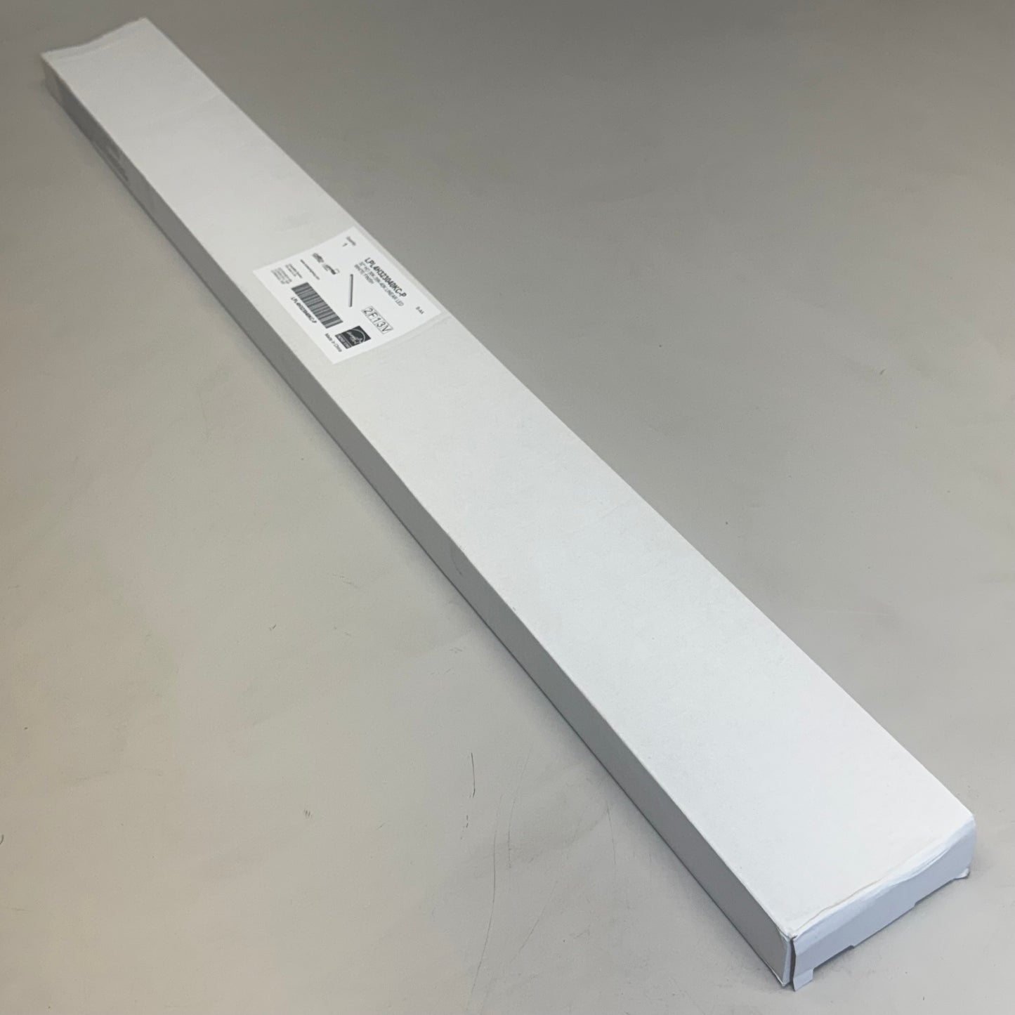 LEVITON 32” Ho 30K-35K-40K Linear LED Light Sz 32” L x 1” W LPL4H323040KC-P