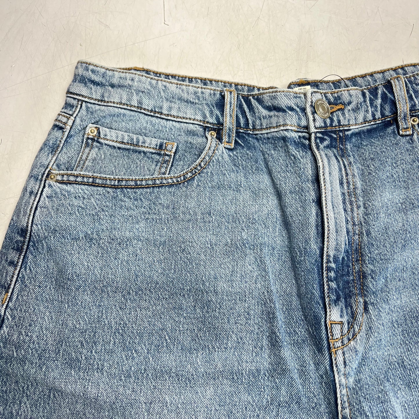 RW & CO Slouchy Mid-rise Jeans Cuffed Legs Women's Sz 33 Light Wash 490771